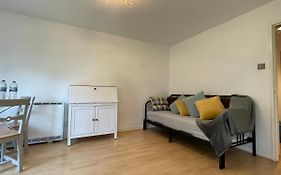 Surrey Docks Se16 Near Canada Water N Easy Access Canary Wharf
