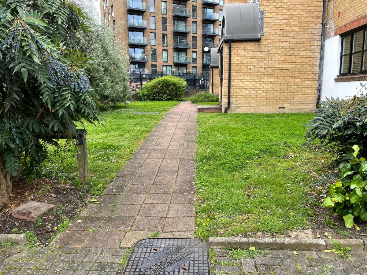 Surrey Docks Se16 Near Canada Water N Easy Access Canary Wharf London Exterior foto