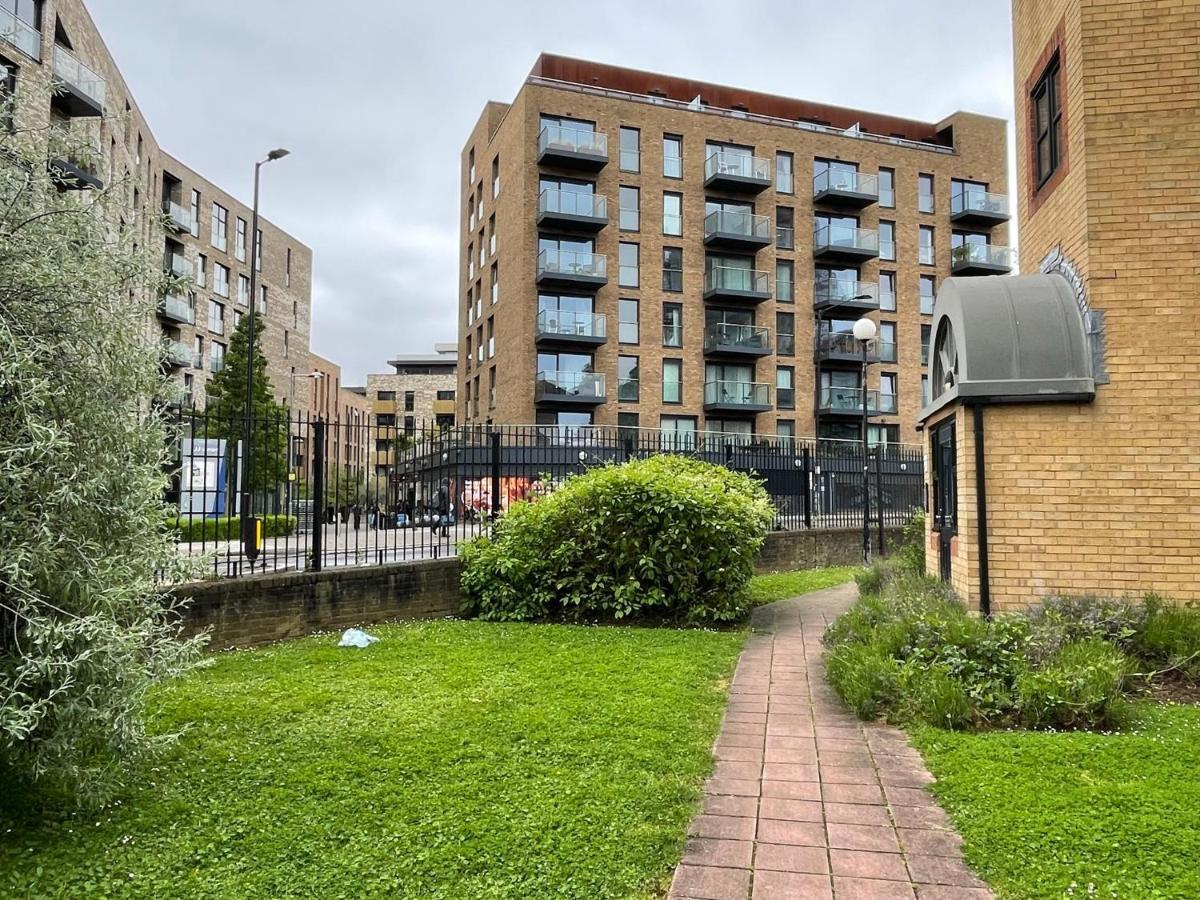 Surrey Docks Se16 Near Canada Water N Easy Access Canary Wharf London Exterior foto